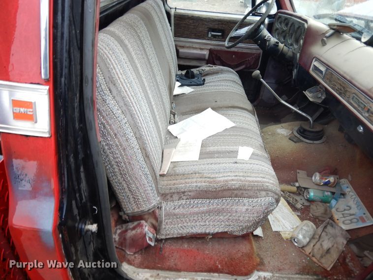 image for item DG7837 1975 GMC  tow truck