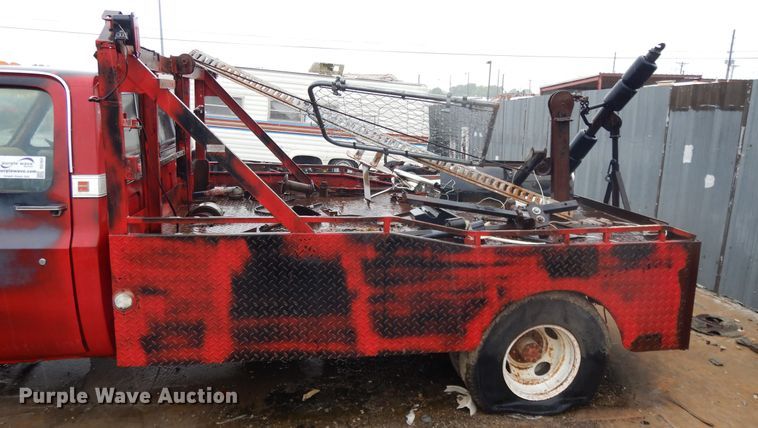 image for item DG7837 1975 GMC  tow truck