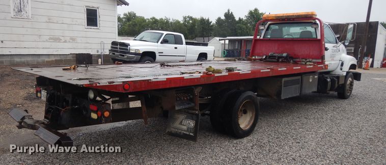 image for item DG7838 2002 Chevrolet C6500  rollback truck