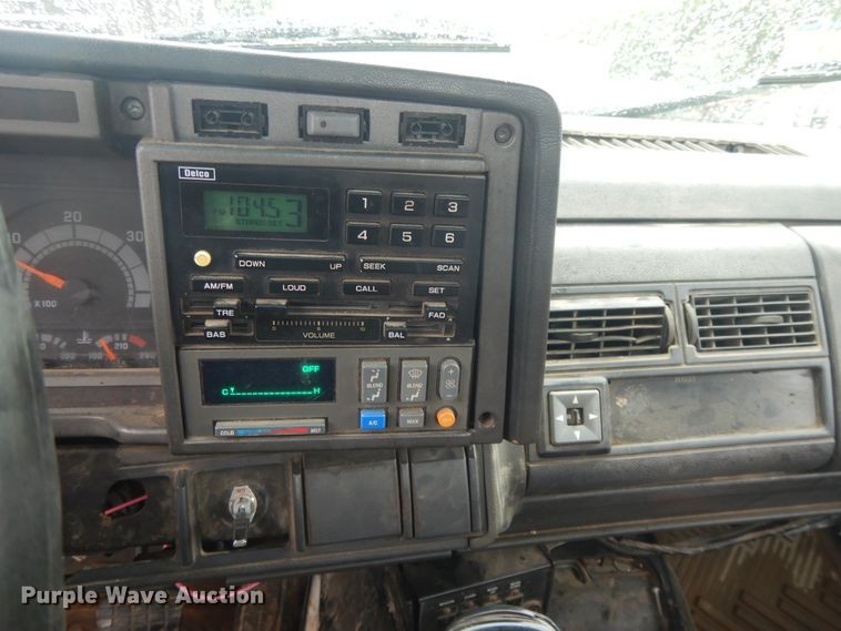 image for item DG7838 2002 Chevrolet C6500  rollback truck