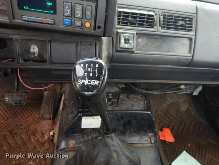 image for item DG7838 2002 Chevrolet C6500  rollback truck