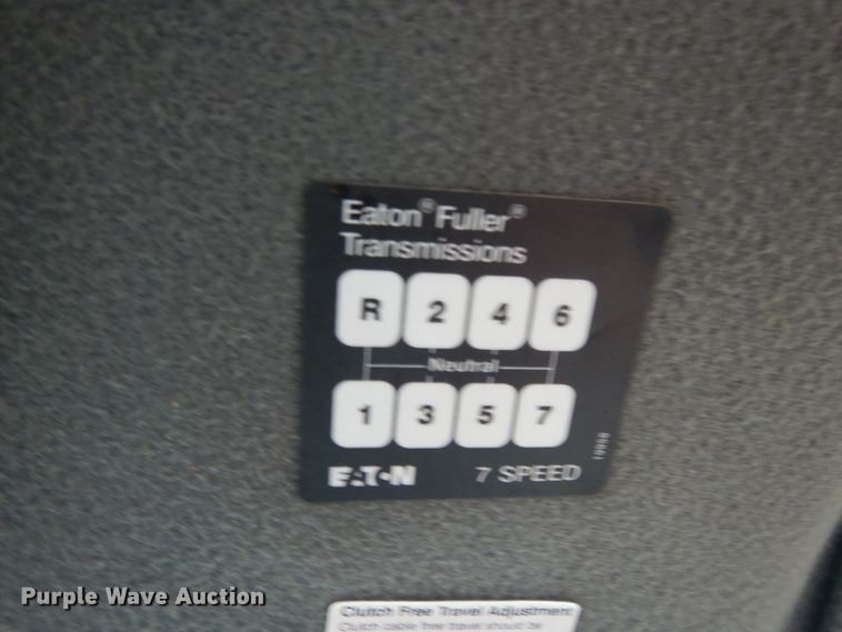 image for item DG7838 2002 Chevrolet C6500  rollback truck