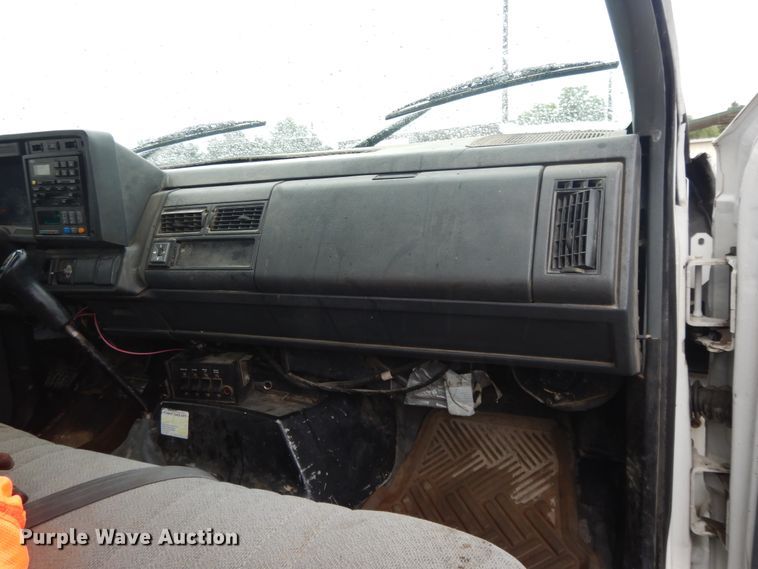 image for item DG7838 2002 Chevrolet C6500  rollback truck