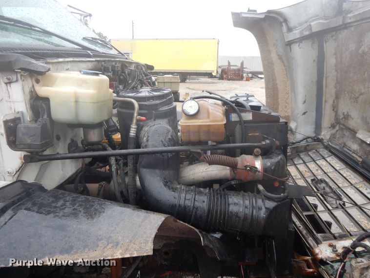 image for item DG7838 2002 Chevrolet C6500  rollback truck