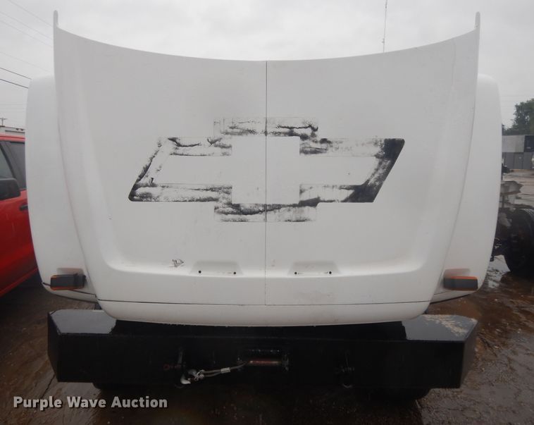 image for item DG7838 2002 Chevrolet C6500  rollback truck