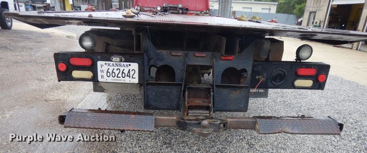 image for item DG7838 2002 Chevrolet C6500  rollback truck