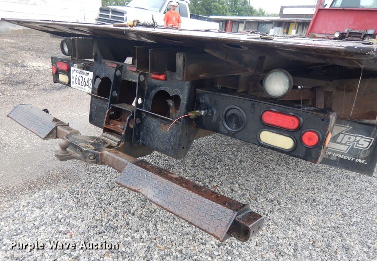 image for item DG7838 2002 Chevrolet C6500  rollback truck