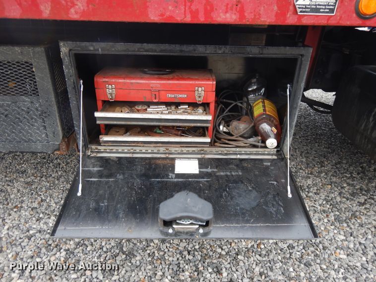 image for item DG7838 2002 Chevrolet C6500  rollback truck