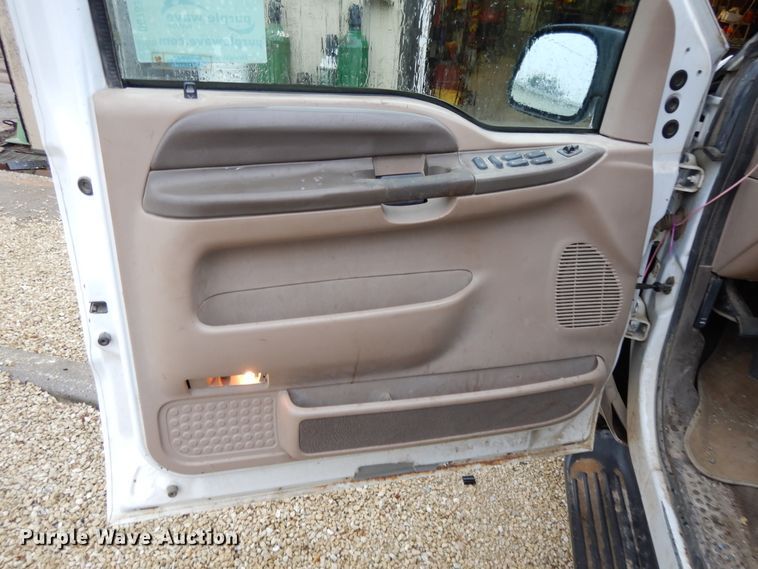 image for item DG7839 1999 Ford F250 Super Duty  Crew Cab pickup truck