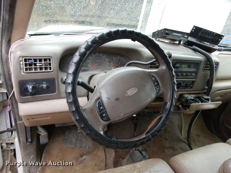 image for item DG7839 1999 Ford F250 Super Duty  Crew Cab pickup truck