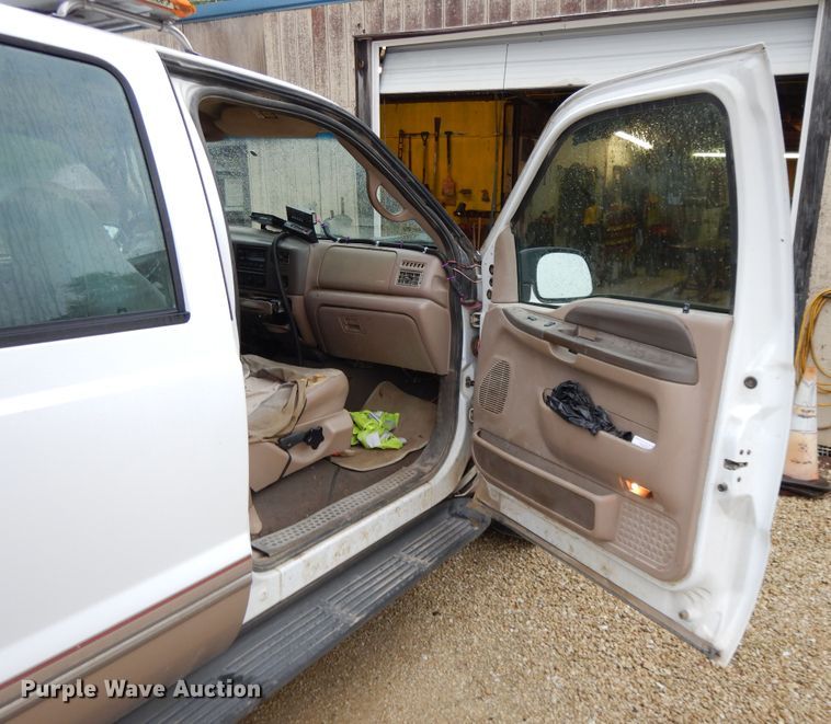 image for item DG7839 1999 Ford F250 Super Duty  Crew Cab pickup truck