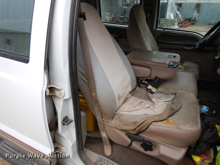 image for item DG7839 1999 Ford F250 Super Duty  Crew Cab pickup truck