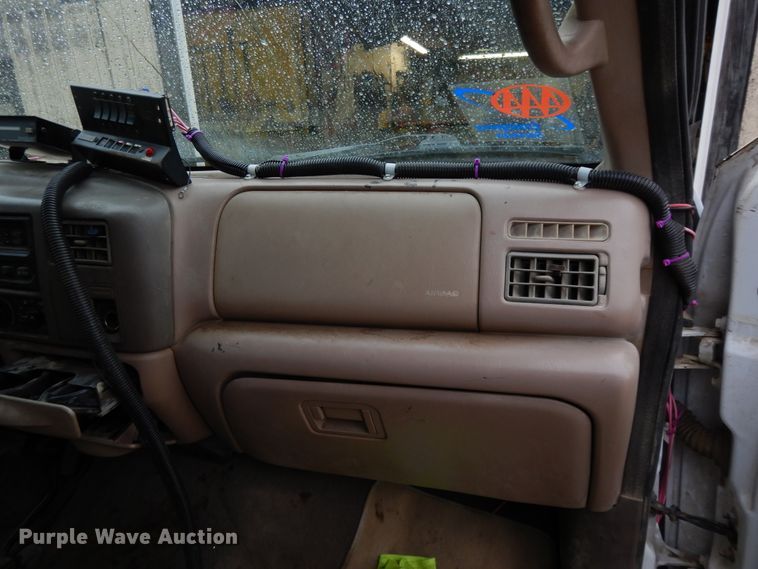 image for item DG7839 1999 Ford F250 Super Duty  Crew Cab pickup truck