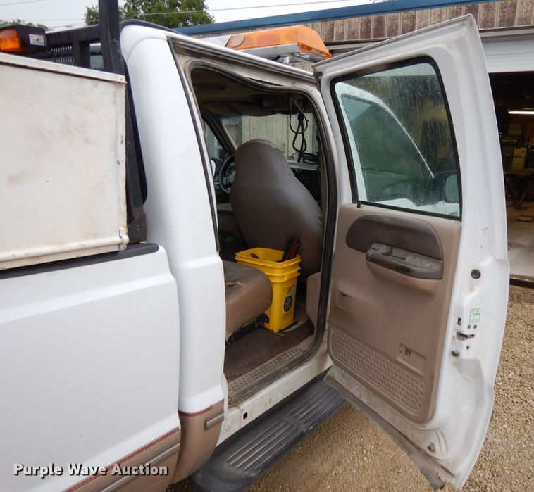 image for item DG7839 1999 Ford F250 Super Duty  Crew Cab pickup truck