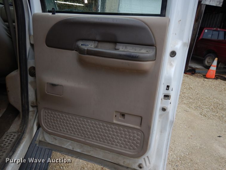 image for item DG7839 1999 Ford F250 Super Duty  Crew Cab pickup truck