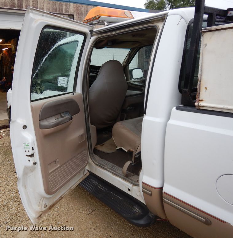 image for item DG7839 1999 Ford F250 Super Duty  Crew Cab pickup truck