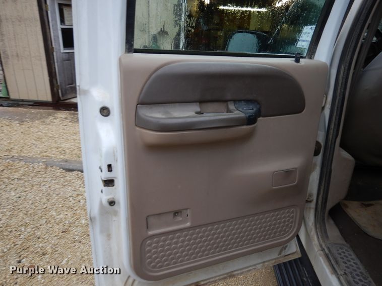 image for item DG7839 1999 Ford F250 Super Duty  Crew Cab pickup truck