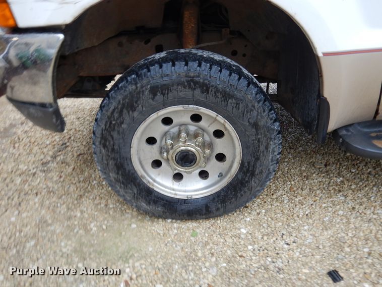 image for item DG7839 1999 Ford F250 Super Duty  Crew Cab pickup truck