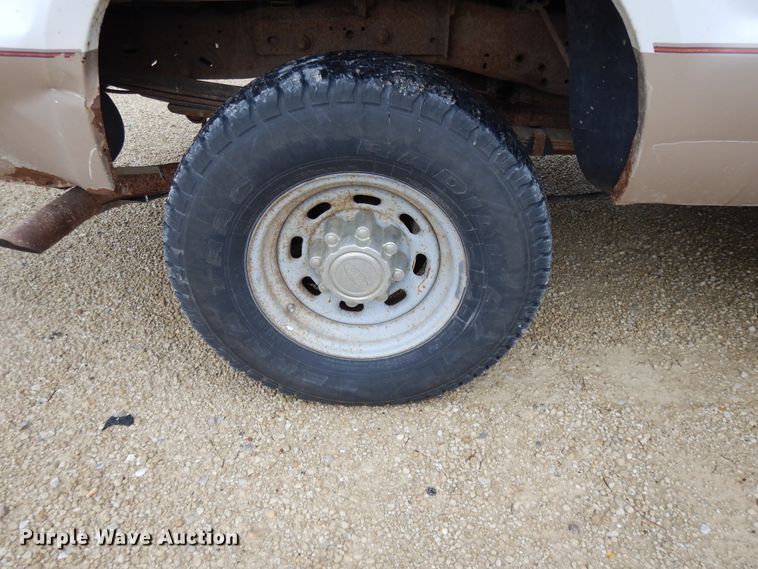 image for item DG7839 1999 Ford F250 Super Duty  Crew Cab pickup truck