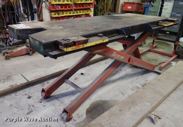 image for item DG7840 Snap On FLR338A automotive lift