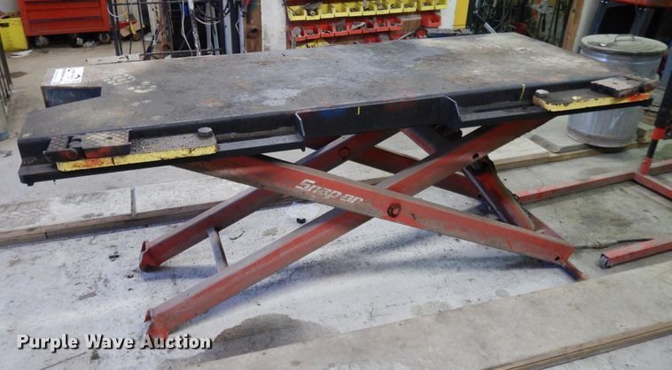 image for item DG7840 Snap On FLR338A automotive lift