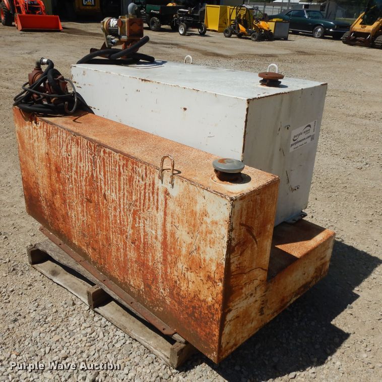 image for item DG7849 (2) auxiliary fuel tanks