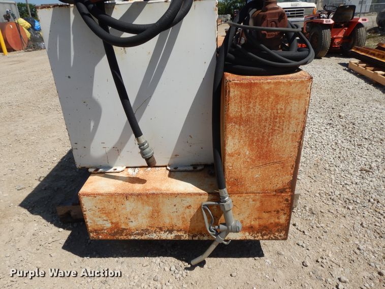 image for item DG7849 (2) auxiliary fuel tanks