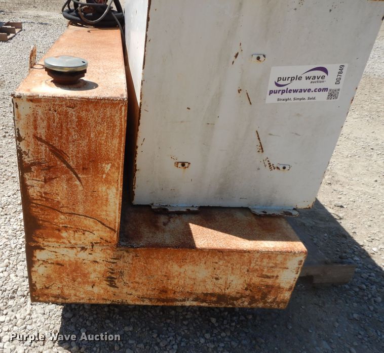 image for item DG7849 (2) auxiliary fuel tanks