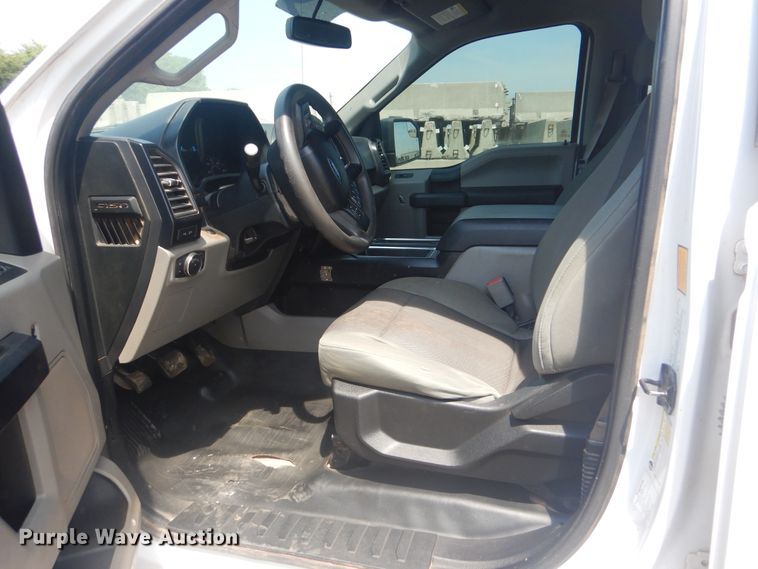 image for item DG8633 2016 Ford F150  SuperCrew pickup truck