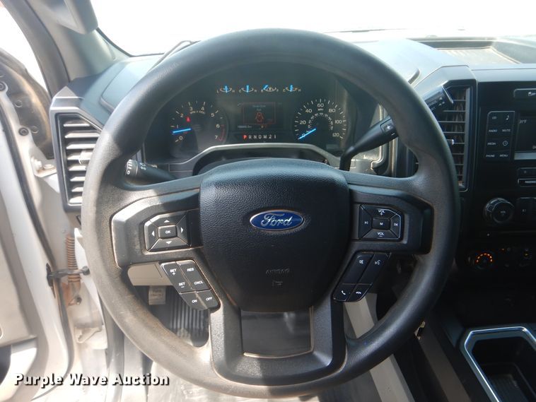 image for item DG8633 2016 Ford F150  SuperCrew pickup truck