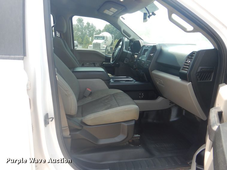 image for item DG8633 2016 Ford F150  SuperCrew pickup truck