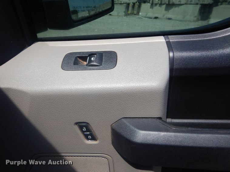 image for item DG8633 2016 Ford F150  SuperCrew pickup truck