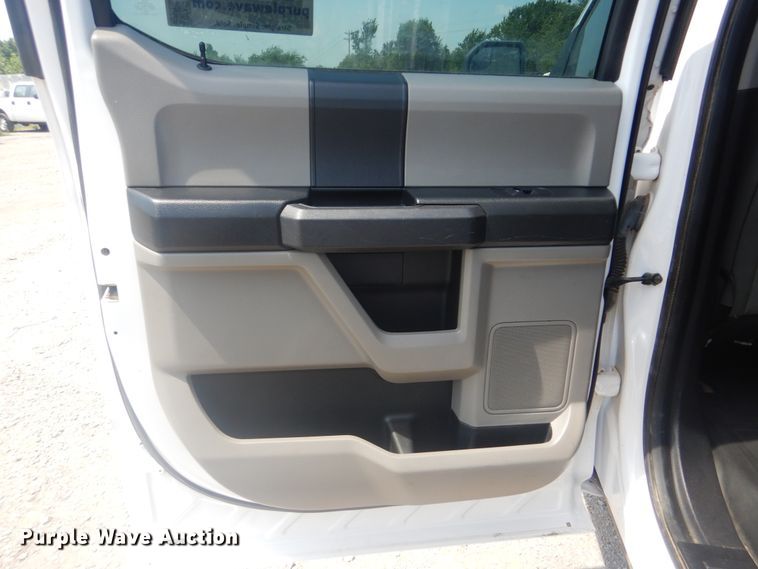 image for item DG8633 2016 Ford F150  SuperCrew pickup truck