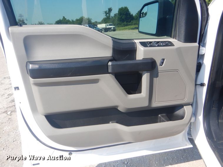 image for item DG8634 2016 Ford F150  SuperCrew pickup truck