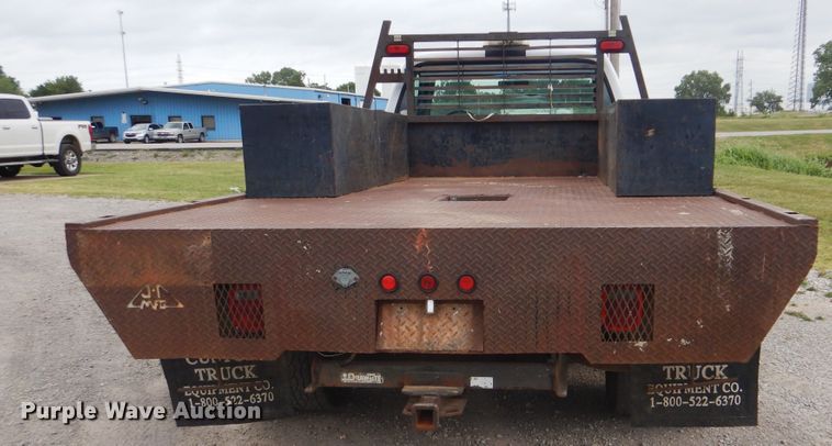 image for item DG8670 2001 Ford F350 Super Duty  flatbed pickup truck