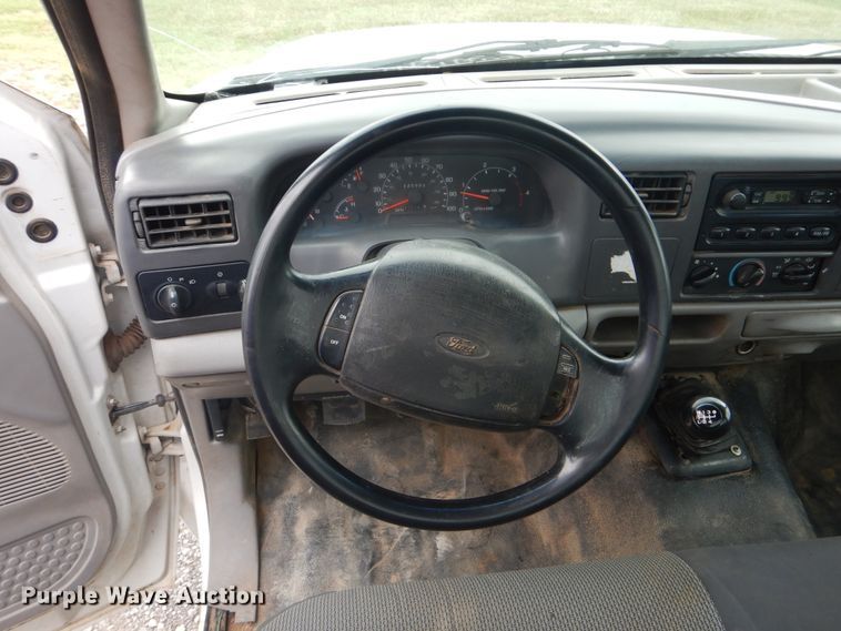 image for item DG8670 2001 Ford F350 Super Duty  flatbed pickup truck