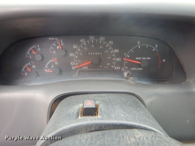 image for item DG8670 2001 Ford F350 Super Duty  flatbed pickup truck