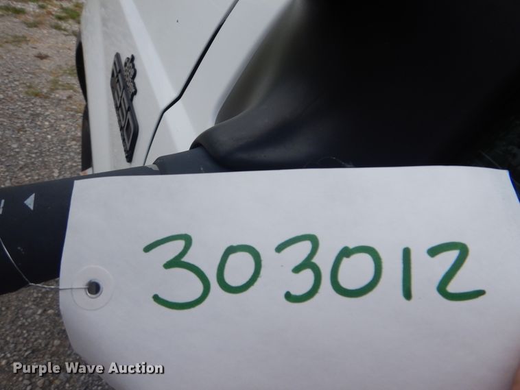 image for item DG8670 2001 Ford F350 Super Duty  flatbed pickup truck