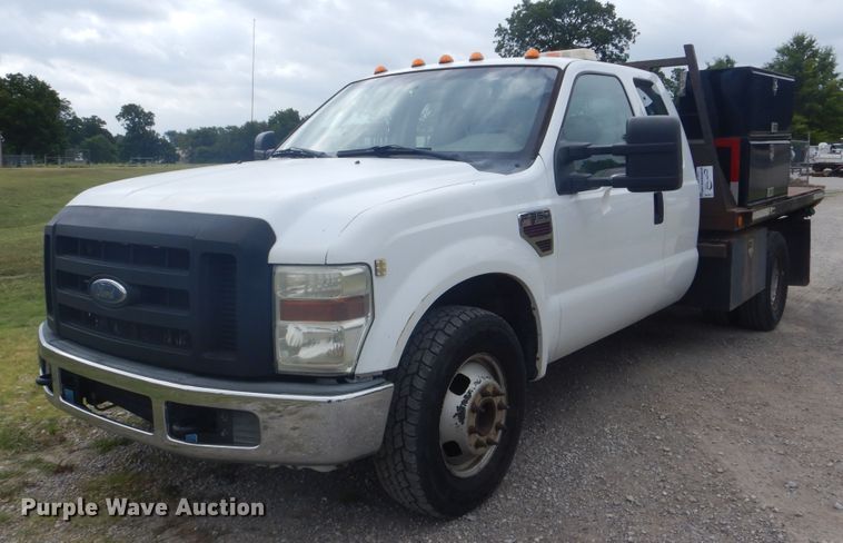 image for item DG8672 2008 Ford F350 Super Duty  SuperCab flatbed pickup truck