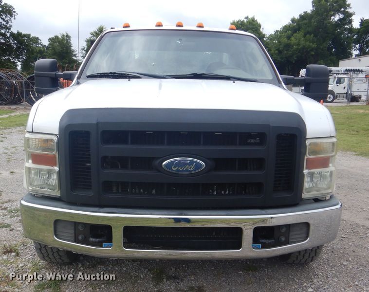 image for item DG8672 2008 Ford F350 Super Duty  SuperCab flatbed pickup truck