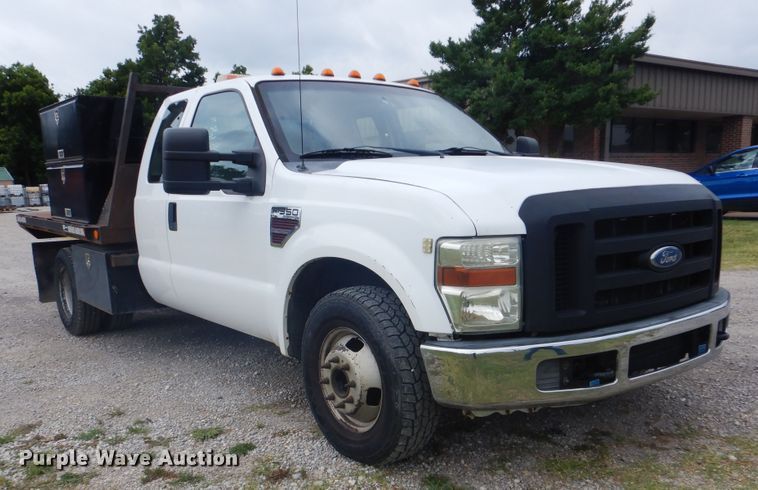 image for item DG8672 2008 Ford F350 Super Duty  SuperCab flatbed pickup truck