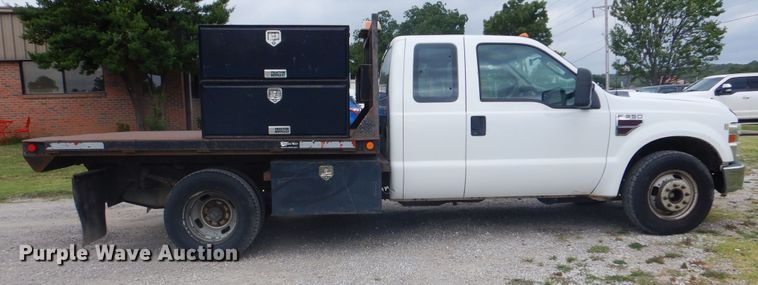 image for item DG8672 2008 Ford F350 Super Duty  SuperCab flatbed pickup truck