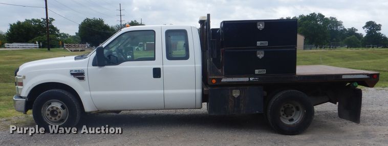 image for item DG8672 2008 Ford F350 Super Duty  SuperCab flatbed pickup truck