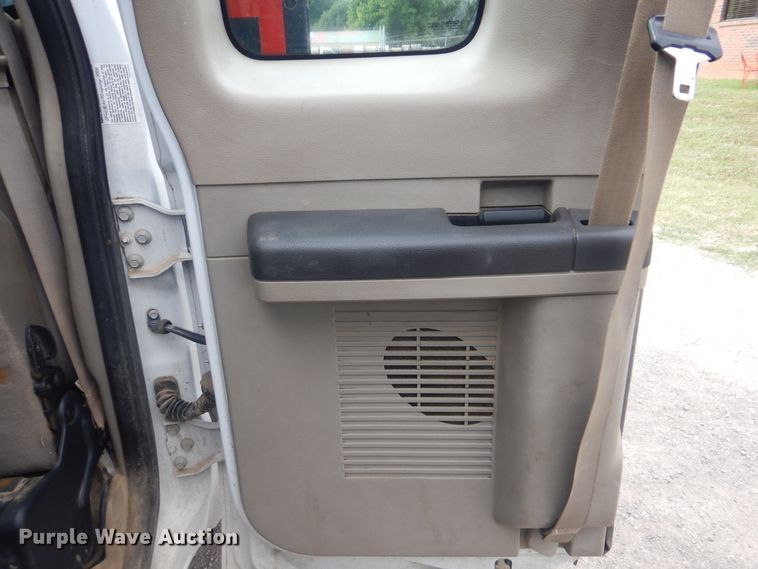 image for item DG8672 2008 Ford F350 Super Duty  SuperCab flatbed pickup truck