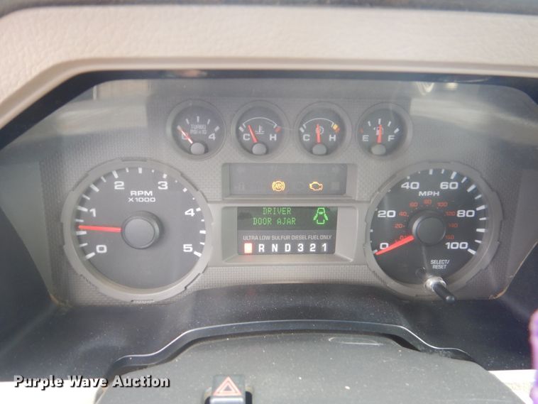 image for item DG8672 2008 Ford F350 Super Duty  SuperCab flatbed pickup truck