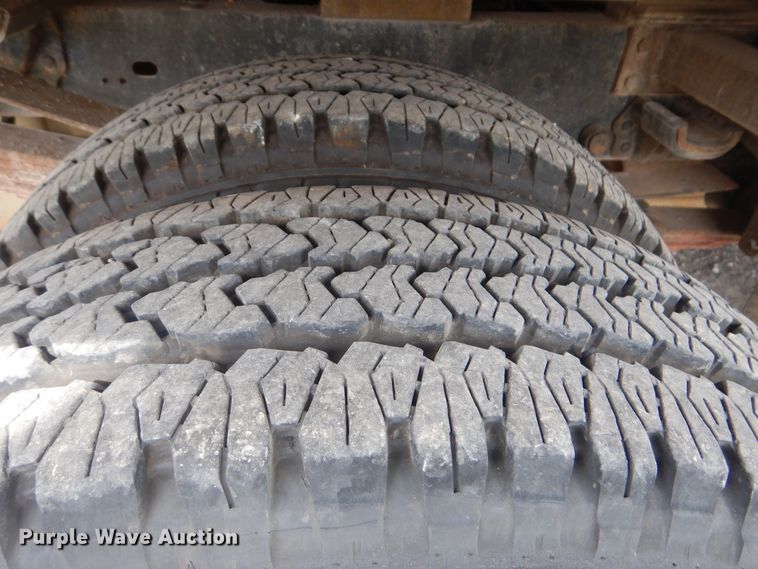 image for item DG8672 2008 Ford F350 Super Duty  SuperCab flatbed pickup truck