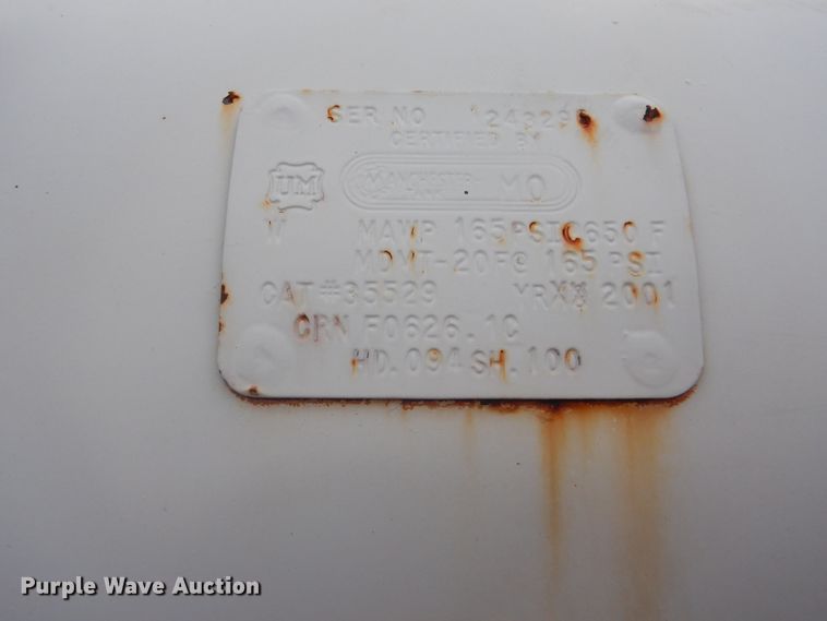 image for item DG8673 2001 Ford F550 Super Duty  utility bed pickup truck with crane