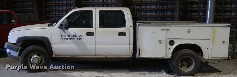 image for item DH0893 2005 Chevrolet Silverado 3500  Crew Cab utility bed pickup truck