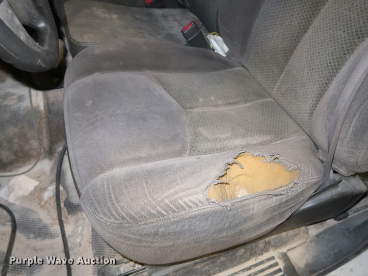 image for item DH0893 2005 Chevrolet Silverado 3500  Crew Cab utility bed pickup truck