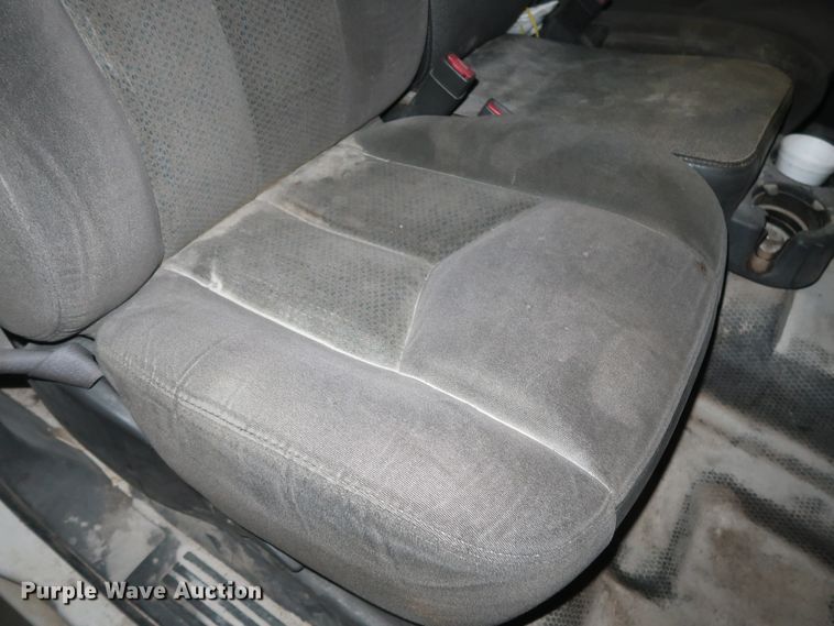 image for item DH0893 2005 Chevrolet Silverado 3500  Crew Cab utility bed pickup truck